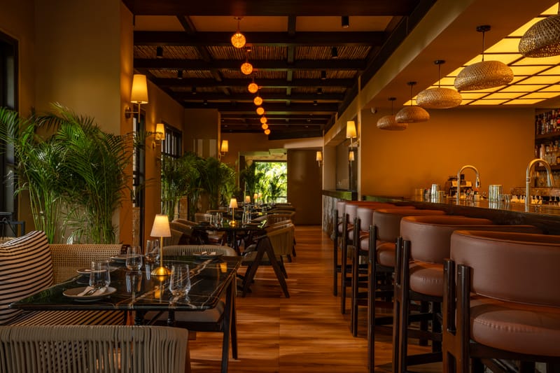 Palm Restaurant moment 1